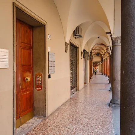 Casa Farini Towers By Bologna